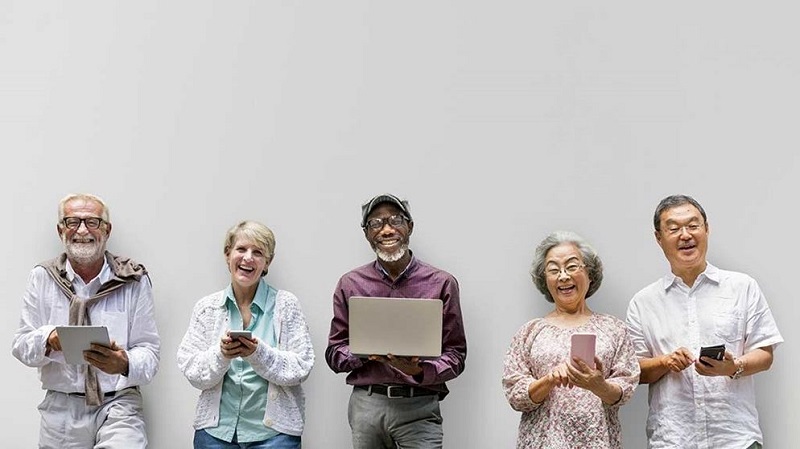 Senior citizens - Internet Safety Information and Internet Security Tips Senior citizens - Internet Safety Information and Internet Security Tips